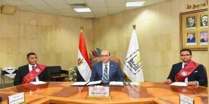 رئيس جامعة أسيوط يلتقي بمجلس اتحاد الطلاب الجديد للعام الجامعي 2024-2025 - نبض مصر