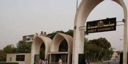 جامعة أسيوط تنفذ خطة أنشطة شاملة لتوعية الطلاب بحقوق الإنسان - نبض مصر