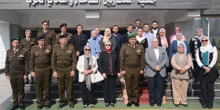 ٦ كليات بجامعة القاهرة في زيارة ميدانية لجمعية المحاربين القدماء - نبض مصر