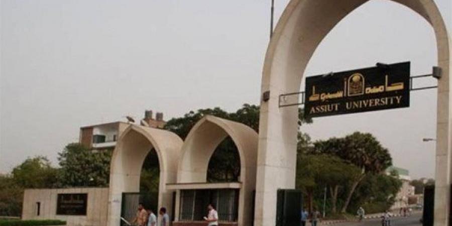 جامعة أسيوط تنفذ خطة أنشطة شاملة لتوعية الطلاب بحقوق الإنسان - نبض مصر