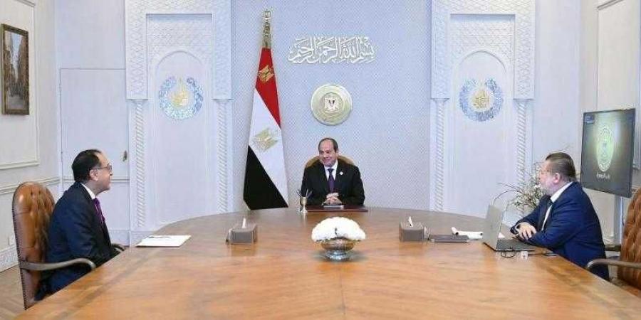 السيسي يستعرض مؤشرات الاقتصاد الكلي مع مدبولي ومحافظ البنك المركزي - نبض مصر