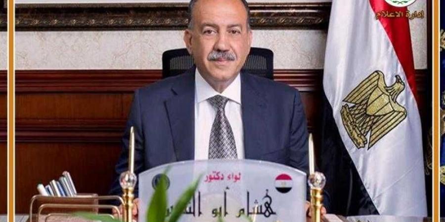 محافظ أسيوط : تسليم عقود تقنين وضع يد على أراضي أملاك الدولة بمركز الغنايم - نبض مصر