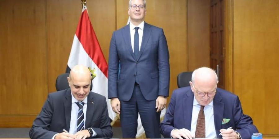 وزير البترول يشهد توقيع اتفاقيتين لشركة ”ABB” لرفع كفاءة الطاقة بمصانع أبوقير للأسمدة - نبض مصر