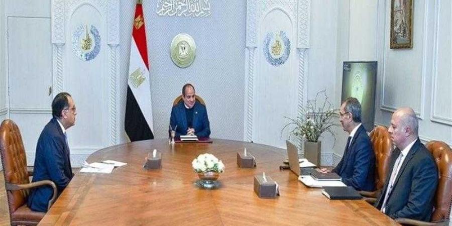 السيسي يتابع جهود تحسين خدمات التغطية وجودة الاتصالات والإنترنت وتلبية احتياجات المواطنين - نبض مصر