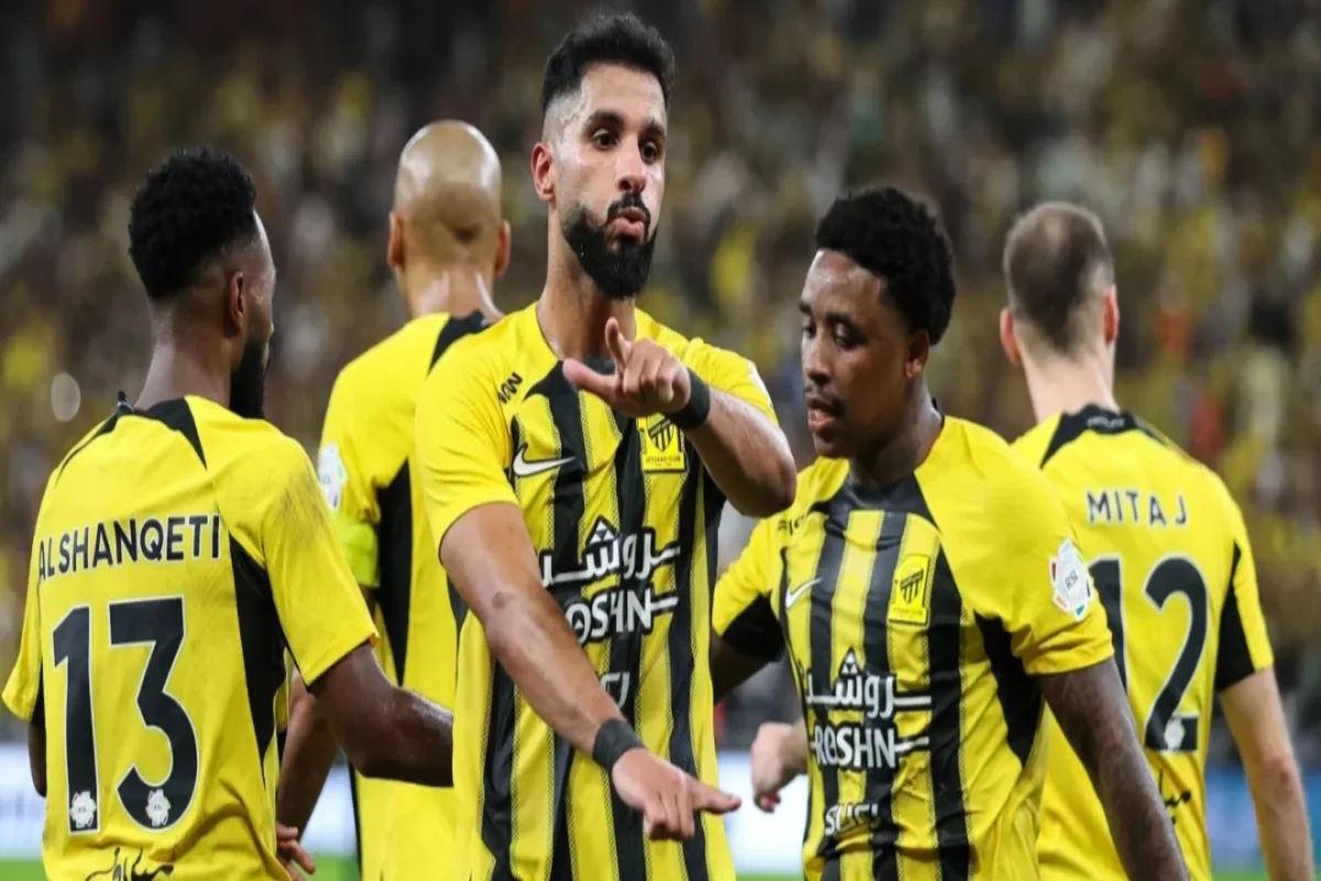 صدمة في دوري روشن: الاتحاد يوافق على إعارة نجمه إلى الرياض