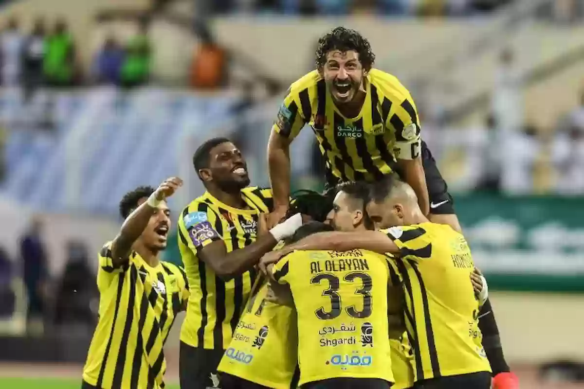 صاحب القرار الأوحد في النادي!! أسطورة الاتحاد السعودي يثير الجدل بتصريحاته عن نجم الفريق