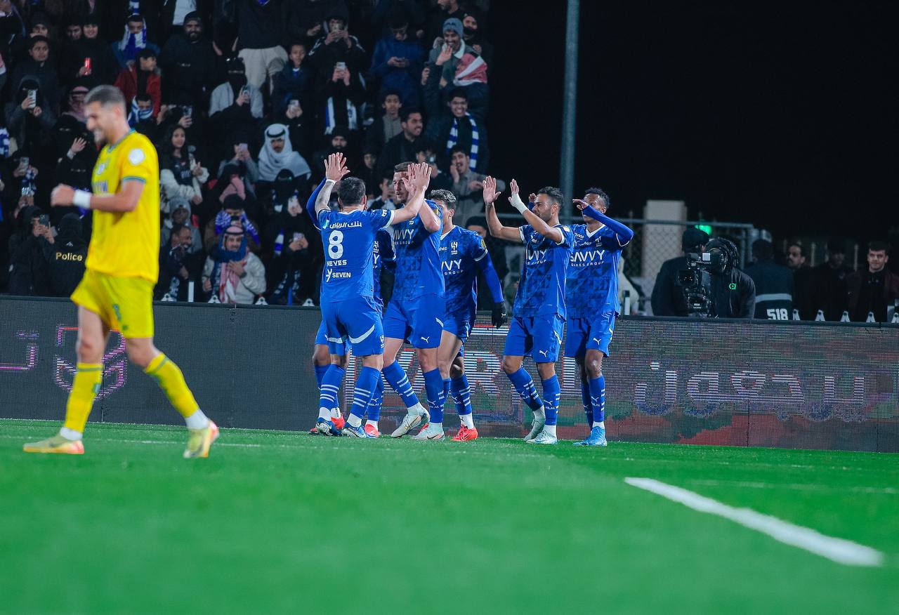 الهلال يكتسح العروبة في دوري روشن السعودي