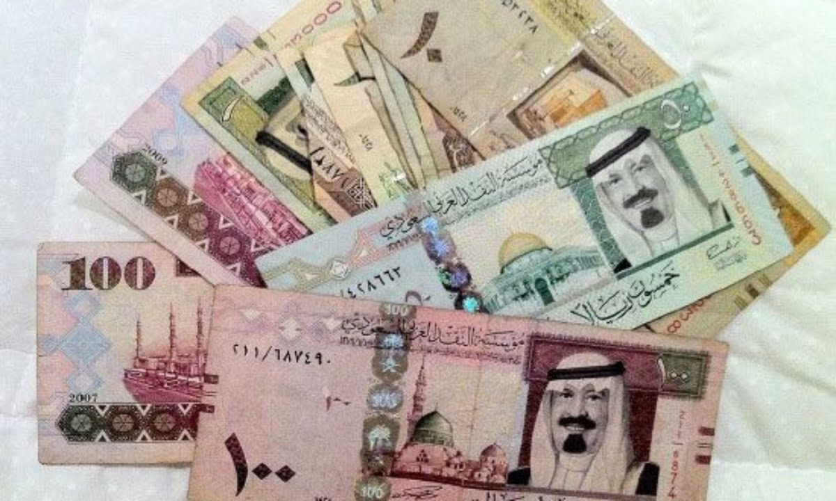 استقرار سعر الريال السعودي عند آخر انخفاض سجله خلال التعاملات البنكية.. تفاصيل