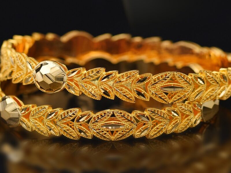 سعر الذهب اليوم عيار 21 في الإمارات| بسعر البيع والشراء والمؤشرات الفورية للجرام الاثنين 6-10-2025