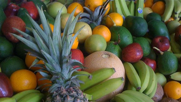 أسعار الخضروات والفاكهة تتأرجح في السوق اليوم الجمعة 6 فبراير