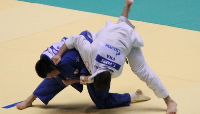 أبطال الماسترز في أبوظبي 2026.. لاعبا الجودو يجسدان روح التحدي والإصرار