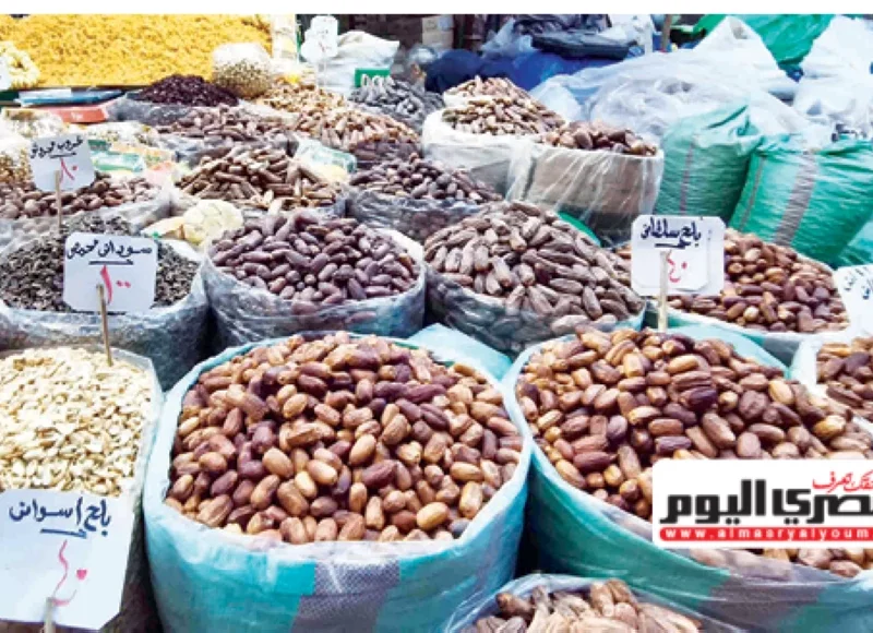 «إقبال جماهيري على البلح» أسعار تبدأ من 25 جنيهًا للنوع الشعبي