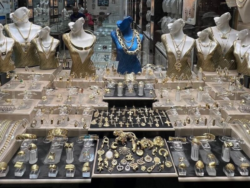 هل ينتهي تراجع الذهب؟ 2% مكاسب أسبوعية تثير التساؤلات حول مستقبل الأسعار