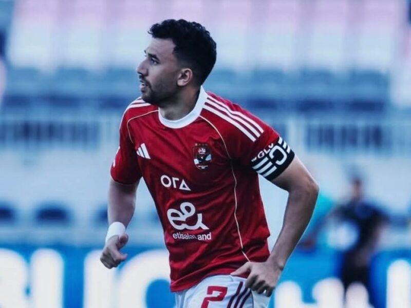 محمود تريزيجيه يغادر الملعب مصابًا ويترك مباراة فريقه في حيرة