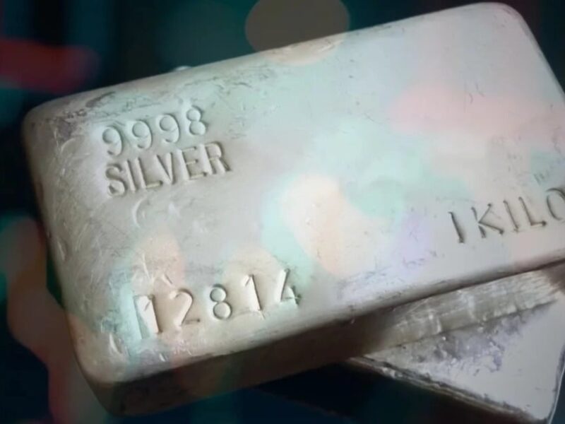 بفضل أرباح ضخمة من الذهب، رجل أعمال صيني غامض يخفض أسعار الفضة بشكل ملحوظ