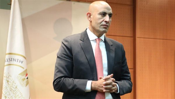 انطلاقة غير مستغلة: خبير تربوي يعلق على مقال وزير التعليم حول الفرص العالمية للتسويق