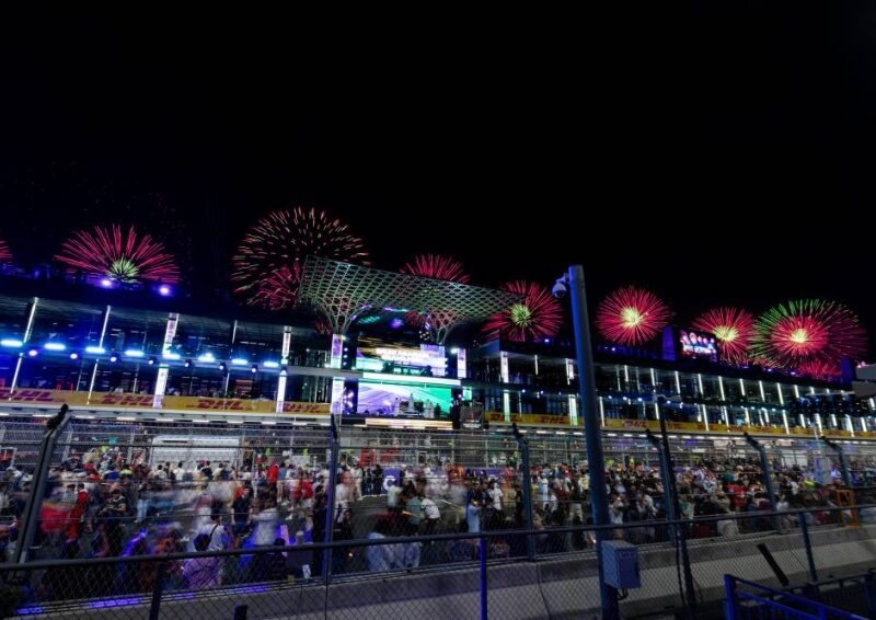 شاكيرا تتألق في الحفل الموسيقي المرافق لجائزة السعودية الكبرى لسباقات الفورمولا 1