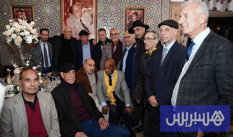 احتفاءً بمسيرة الخنوسي الدولية في عالم كرة القدم