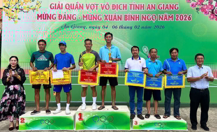 التنس يواصل تألقه كرياضة مفضلة في قلوب الملايين حول العالم