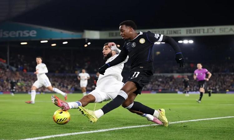 انطلاق صراع القمة: تشيلسي يتحدى ليدز يونايتد في معركة التأهل لأوروبا