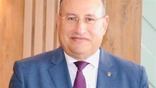 تهنئة متميزة من رئيس جامعة الفيوم إلى قنصوة بمناسبة توليه وزارة التعليم العالي