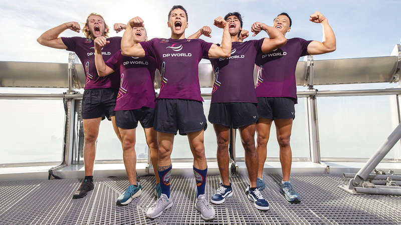 فريق قازان الروسي يتسلق برج خليفة في زمن قياسي يبلغ 26:24 دقيقة