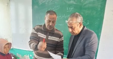 التعليم في القليوبية: مدير التعليم يتفقد انضباط مدارس بنها ويؤكد على حظر استخدام الهواتف المحمولة