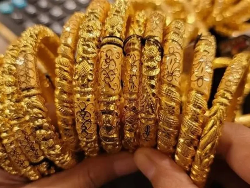 تراجع أسعار الذهب بمقدار 100 جنيه وسط قوى الدولار وترقب التغييرات المقبلة