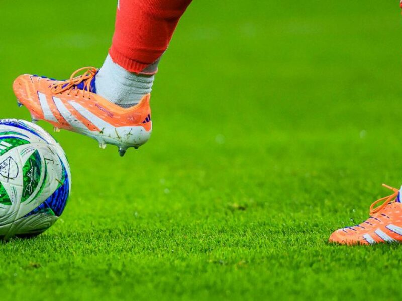 عندما أحكمت أديداس السيطرة على نهائي كأس العالم