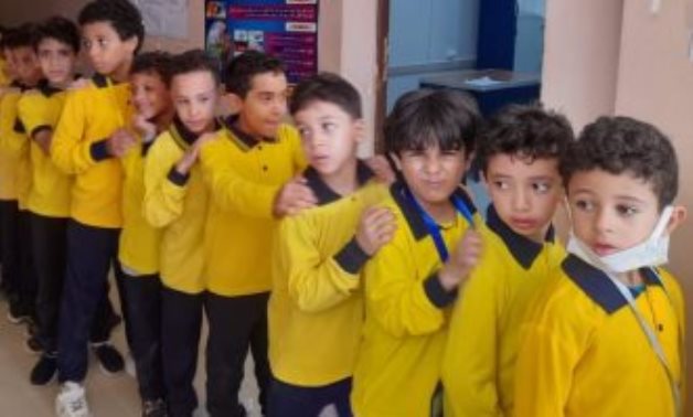 “استقبال نحو 20 مليون طالب وطالبة في 12 محافظة” انطلاق الفصل الدراسي الثاني بانتظام في جميع المدارس وسط تأكيد وزارة التعليم على التقييمات المستمرة وتفعيل نظام الغياب وتسليم الكتب مباشرة للطلاب