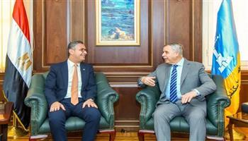 “تخفيضات تصل إلى 30% قبل رمضان” وزير التموين يزور المجمع الاستهلاكي في الإسكندرية