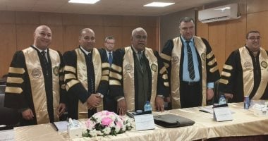 إنجاز أكاديمي جديد لرئيس الإدارة المركزية لشؤون مكتب وزير التعليم العالي بحصوله على درجة الدكتوراه