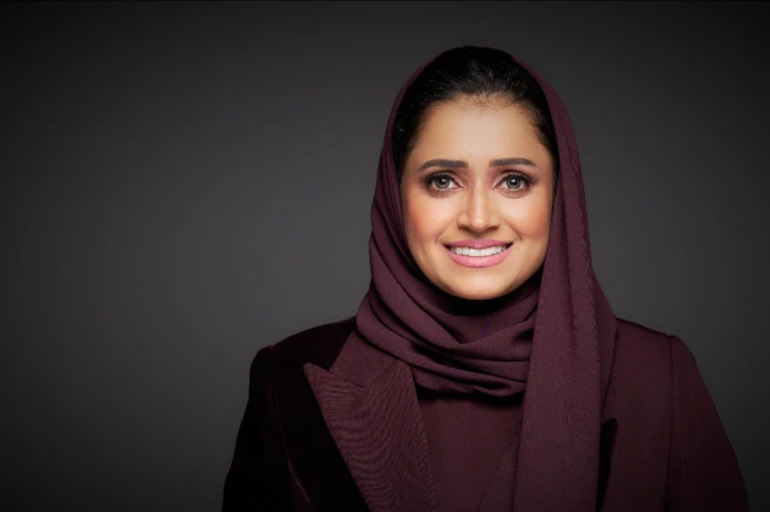 استكشفوا عالماً من الابتكار: الدكتورة إخلاص سندي تضيء سماء البحث العلمي في كلية البترجي الطبية