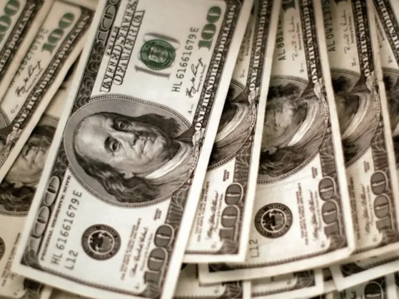 “تحديثات الأسواق” سعر الليرة السورية يشهد تغيرات ملحوظة مقابل الدولار في جلسة صرف الخميس