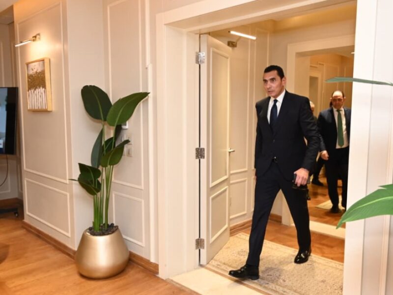 جوهر نبيل يستلم مهام وزارة الشباب والرياضة ويبدأ رحلة جديدة في تطوير القطاع