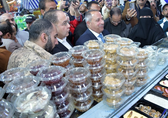 احتفالاً برمضان، تخفيضات تصل إلى 25% على السلع الغذائية بمعرض أهلا رمضان في بورسعيد