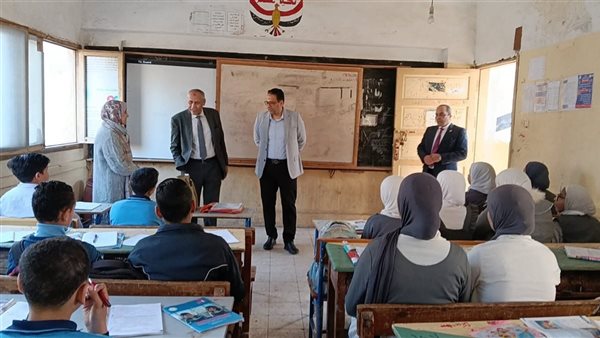 “نظمت العملية التعليمية في الغربية بنجاح” مساعد وزير التعليم للتقويم ونظم الاختبارات يثني على التزام الطلاب