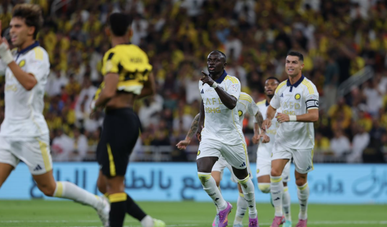 تابعوا أحداث مباريات اليوم الجمعة 6 فبراير 2025 والقنوات الناقلة لها