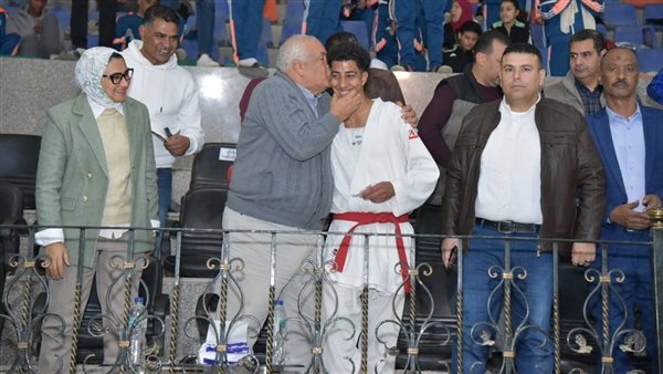 تتويج الأبطال في أولمبياد المحافظات الحدودية بحضور محافظ الوادي الجديد