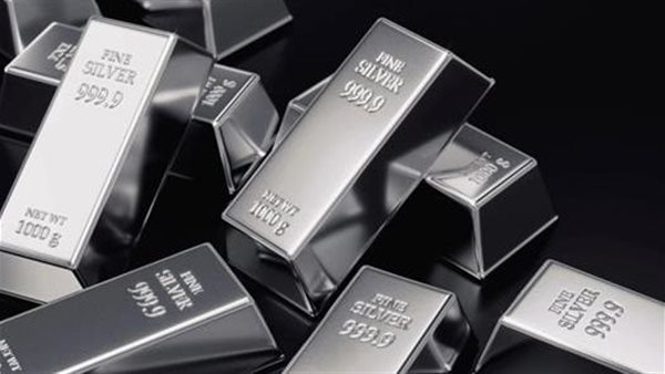 تراجع حاد في أسعار الفضة بنسبة 16 بالمائة وسط مخاوف من تقلبات السوق والمضاربات
