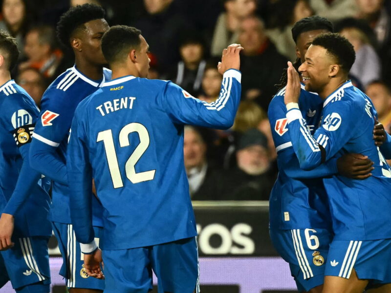 ريال مدريد يتجاوز فالنسيا ويواصل ملاحقة الصدارة في الدوري الإسباني