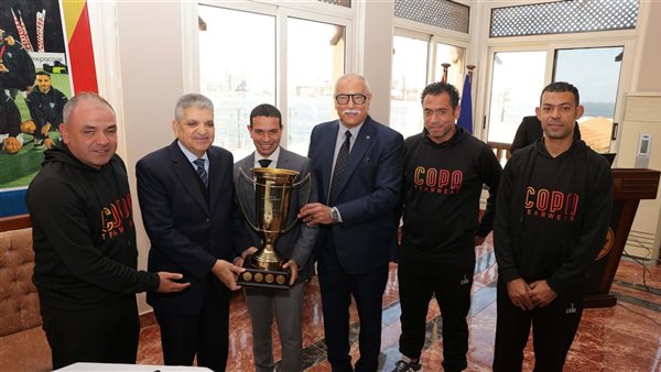 بطولة إفريقيا للأندية تتوج هوكي بورفؤاد ومناسبة احتفالية في تكريم الفريق بقيادة أسامة ربيع