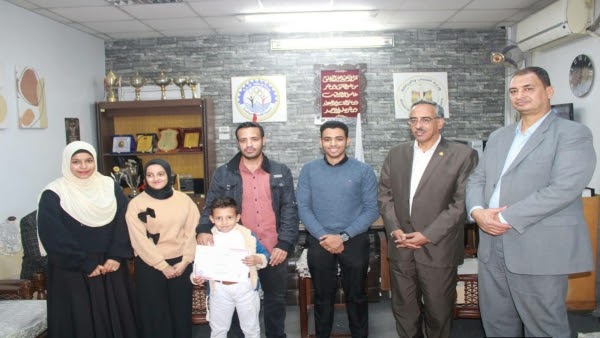 تقديرًا لجهودهم المجتمعية، وكيل وزارة الشباب والرياضة بقنا يكرم أعضاء مبادرة شباب في حب مصر