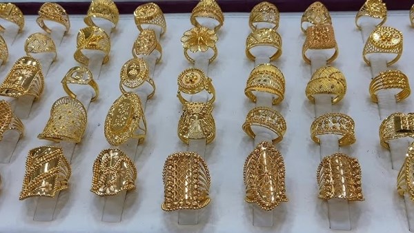 قفزة سعرية غير متوقعة.. 200 جنيه زيادة في سعر الجنيه الذهب وعيار 21 يخطف الأضواء