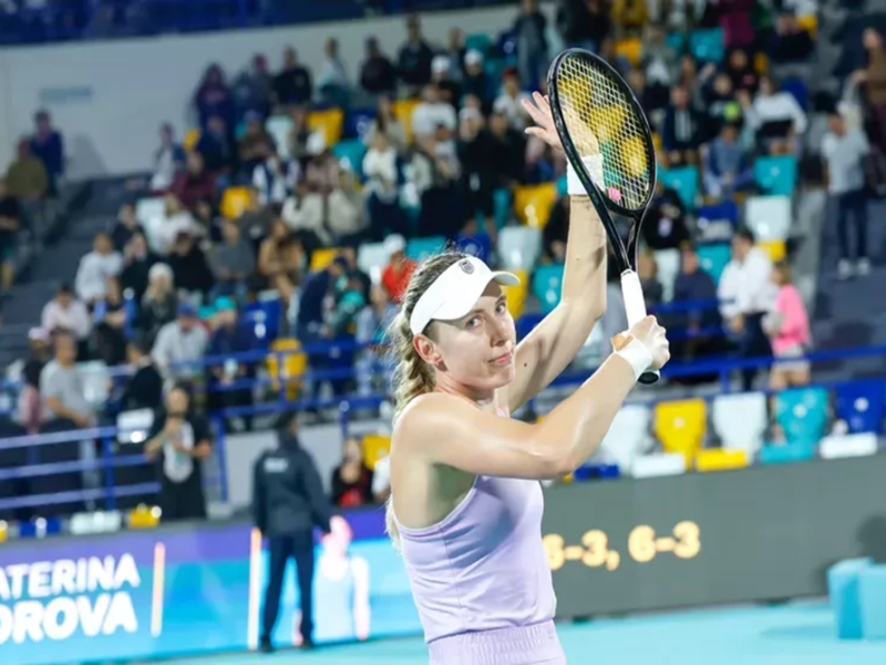الروسية ألكسندروفا تتألق وتصل إلى نهائي بطولة أبوظبي للتنس