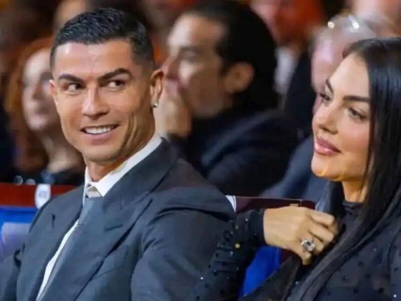 جورجينا تقف إلى جانب كريستيانو رونالدو من خلال عدسات الكاميرا