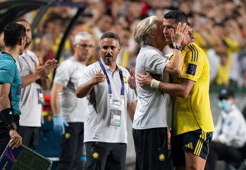 كريستيانو رونالدو يقود مسيرة الجيل الجديد في ‘عجوز البرتغال’