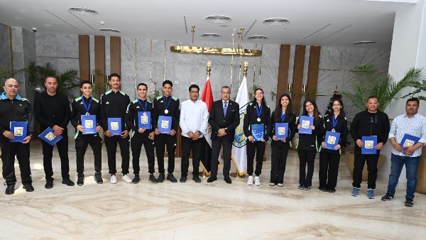 أبطال الأولمبياد يتألقون في شرم الشيخ.. محافظ جنوب سيناء يُكرّم المتميزين