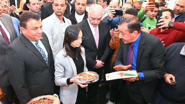 «احتفالاً برمضان» محافظ البحيرة يفتح أبواب معرض «أهلًا رمضان» في دمنهور