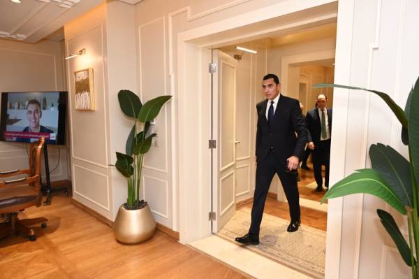 بدأ جوهر نبيل جولة تنسيقية في وزارة الشباب والرياضة بعد أدائه اليمين الدستورية